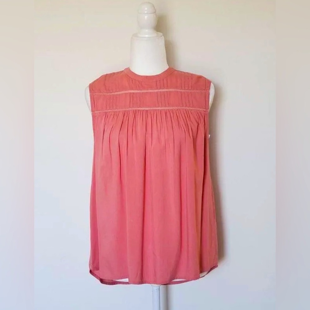 Old Navy High Neck Sleeveless Lace Top Size Large- NWT- Color - Coral